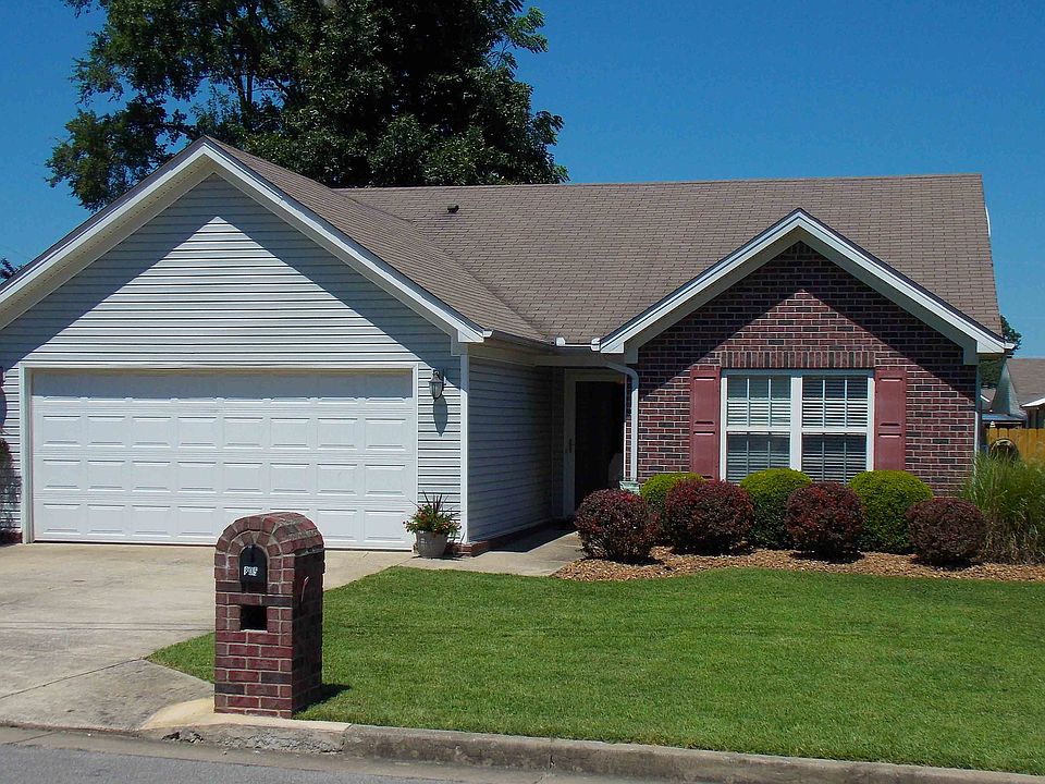 1st image of 805 Winchester Close