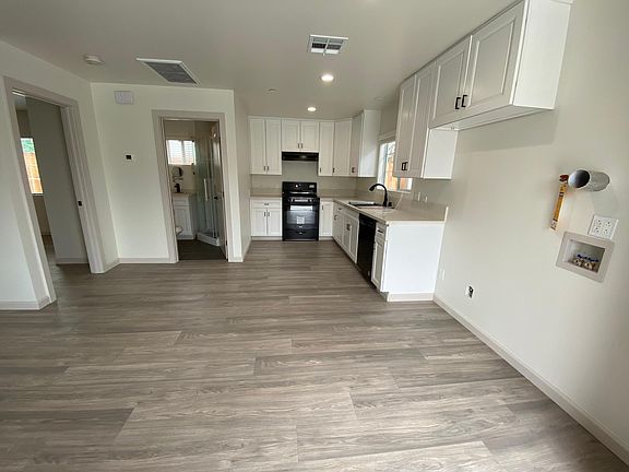 Entrance with Laminate Floors