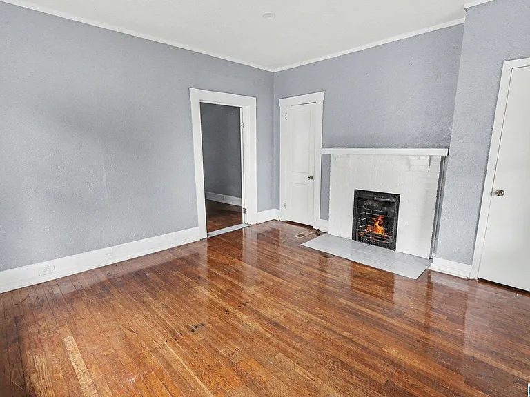 2335 20th Pl — Photo 3