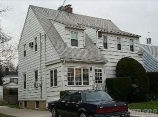 19 Cherry St, Valley Stream, NY 11581