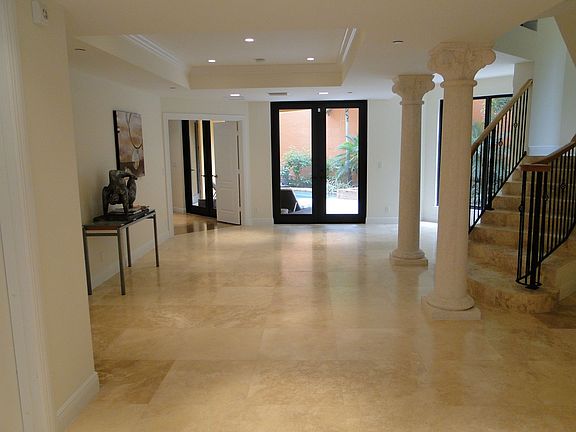 Celebrity Home - Foyer