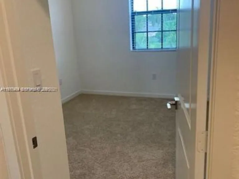 2-731 SW 11th St #2-731 — Photo 13