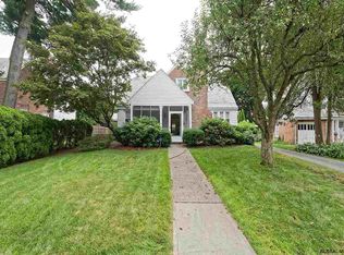 7 Tudor Rd, Albany, NY 12203