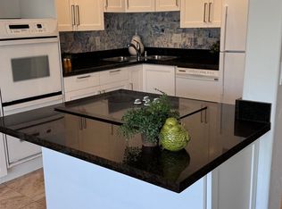 7 Embarcadero W APT 209, Oakland, CA 94607