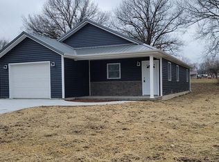 140 8th St SW, Linton, IN 47441