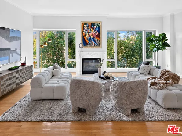 10727 Wilshire Blvd APT 404, Los Angeles, CA 90024