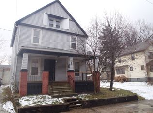 745 Clay Dr, Akron, OH
