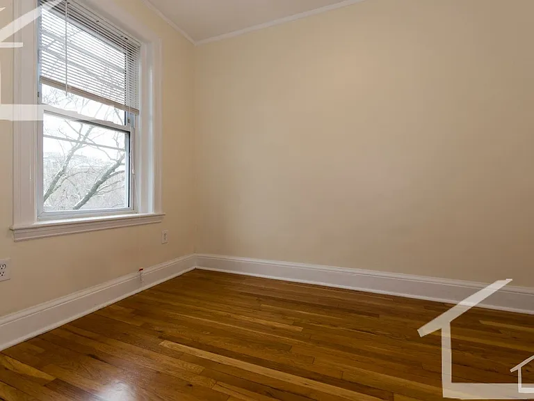 73 Thatcher St #21 — Photo 8