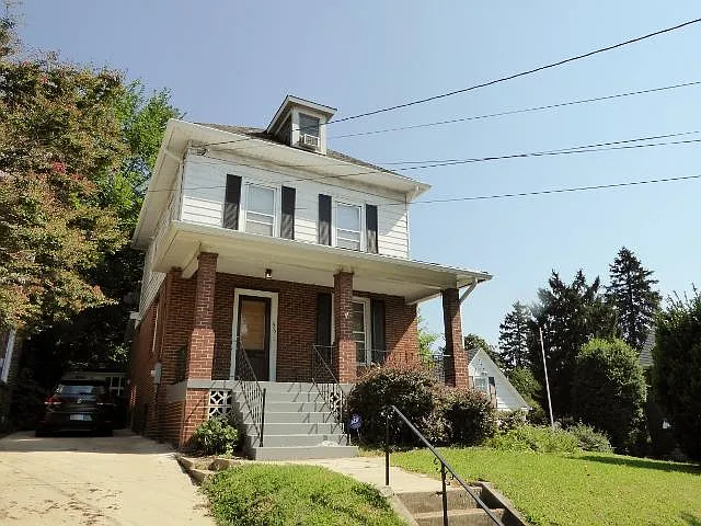 1432 Monroe St NE photo 1
