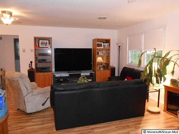 4th image of 24 Norwalk Avenue