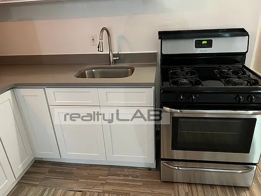 Rented by Realty Lab LLC | media 18