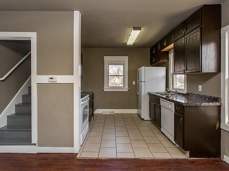 1005 Pleasant View Dr — Photo 4