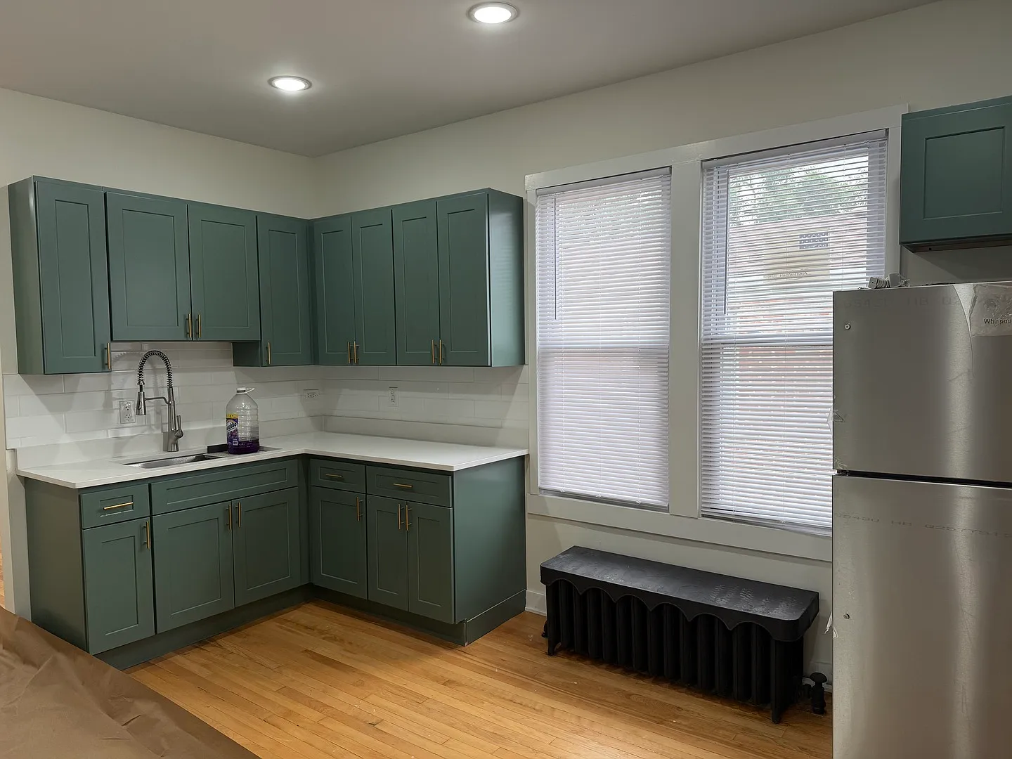 3 bed, 1050 sqft, $1,800 — Photo 4