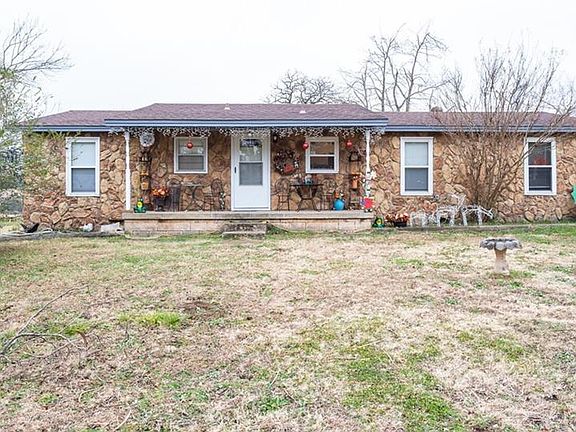 2nd image of 5101 Lake Dr