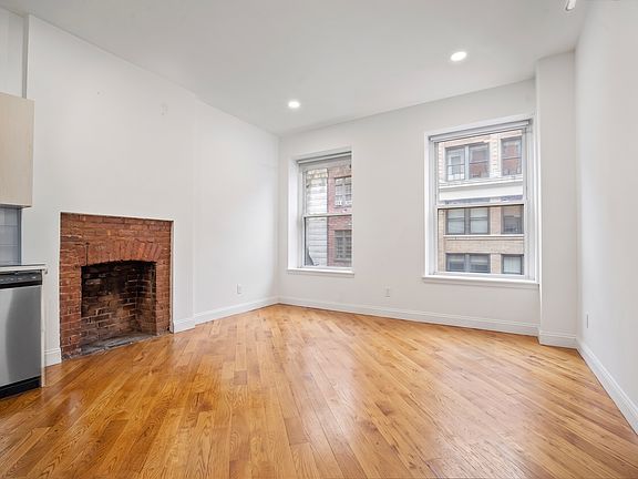 3rd image of 36 W 35th St APT 2A