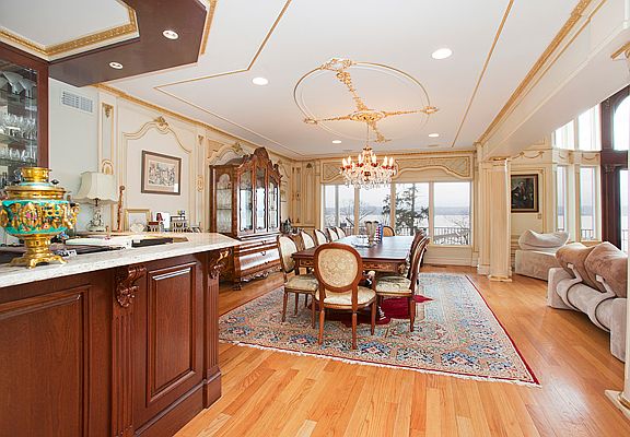 3rd image of 6 Tompkins Ct