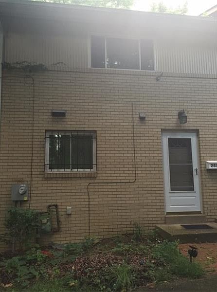 1st image of 2516 Park Hill Dr