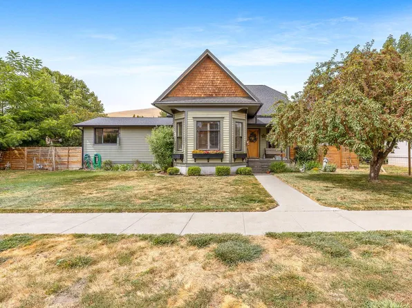 218 W Dayton Ave, Dayton, WA 99328