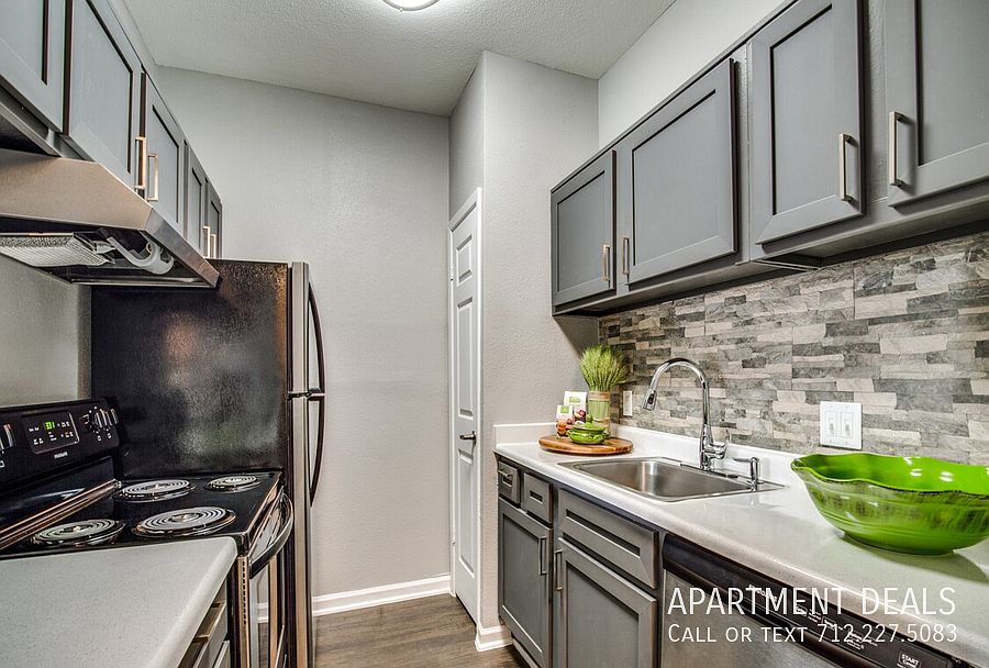 1st image of 31 Olympia Dr #534