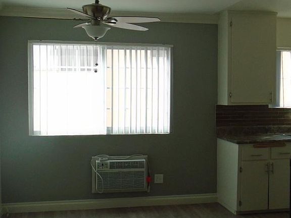 3rd image of 8807 Owensmouth Ave APT 7
