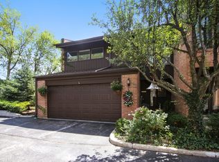 1715 Wildberry Dr #24-F, Glenview, IL 60025