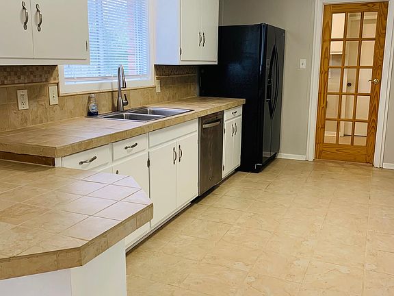 5th image of 3825 Wheat Dr