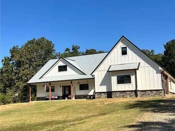 102815 S 4695th Rd, Sallisaw, OK 74955