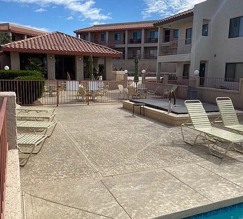 4th image of 1989 Mesquite Ave Unit 4