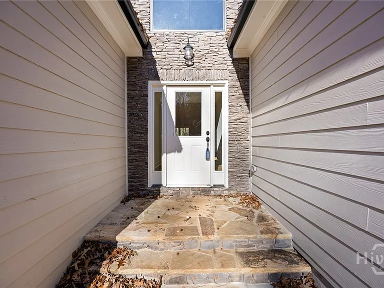 360 Ansley Dr — Photo 2