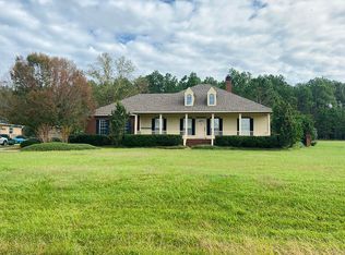 156 Twin Lakes Dr, Moultrie, GA 31768
