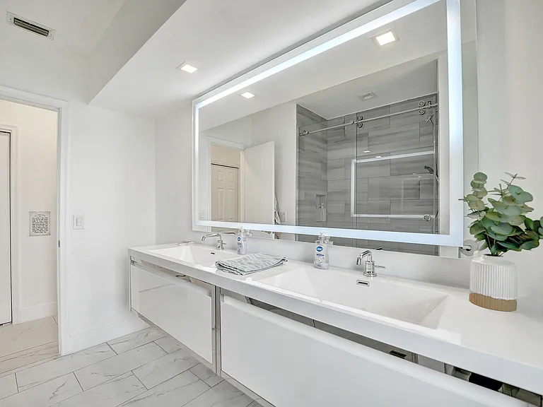 3630 N 55th Ave — Photo 36