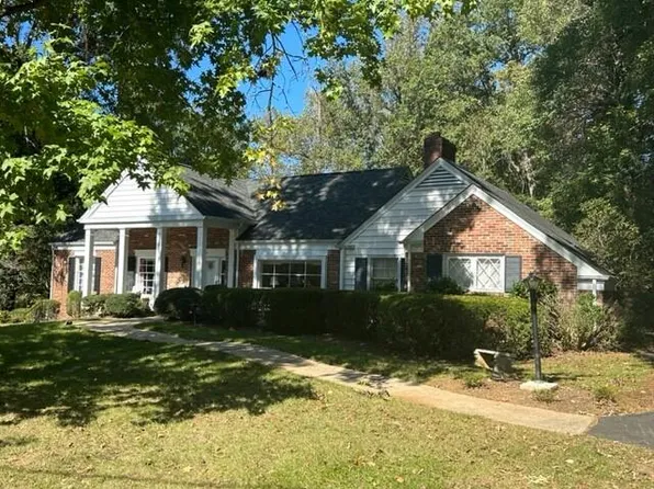1511 Sam Lions Trl, Martinsville, VA 24112