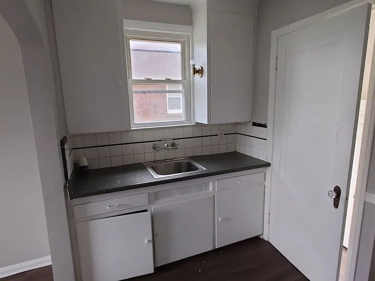 5263 Lodewyck St — Photo 11