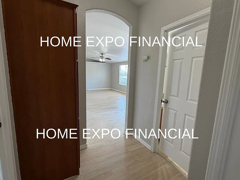 26590 Franklin Ave — Photo 13