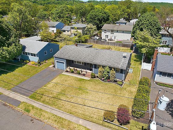 4th image of 154 Mulberry Ln