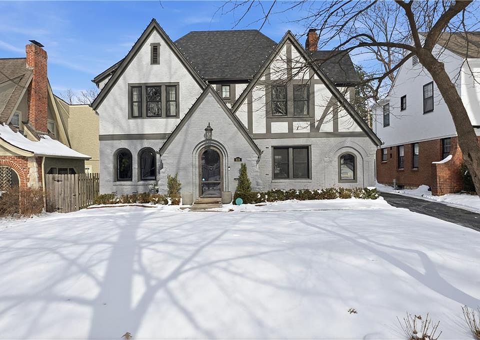 1st image of 808 W Gregory Blvd