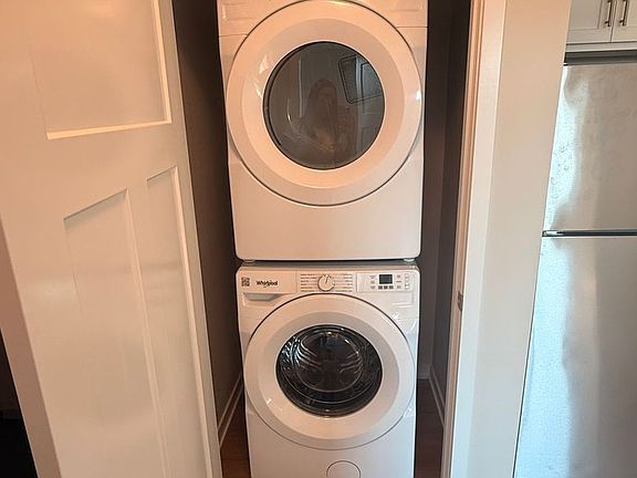 5th image of 304 SE 3rd St #201