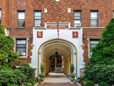 31 Pondfield Road W #4, Bronxville, NY, 10708