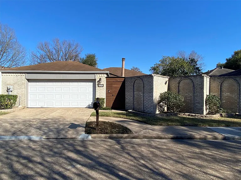 8310 Spring Wind Dr — Photo 20