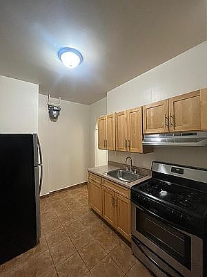 1st image of 196 Bradhurst Ave APT 3