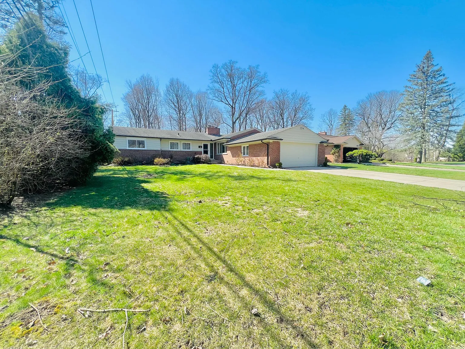 1058 Arden Ln — Photo 2