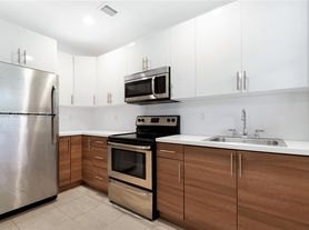 214 Salamanca Ave, Miami, FL