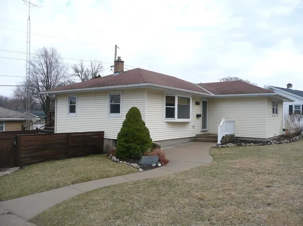 900 Hillcrest Drive, Fort Atkinson, WI 53538