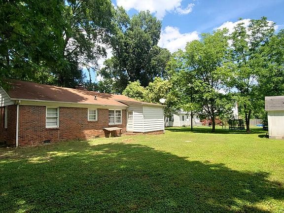 4th image of 2458 Oakwood Cir