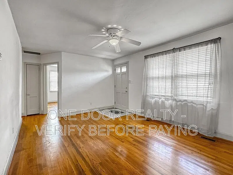 4 bed, 2.5 bath, 1185 sqft, $3,900 — Photo 3