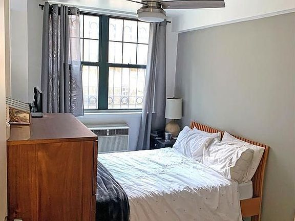 4th image of 515 E 11th St APT C1