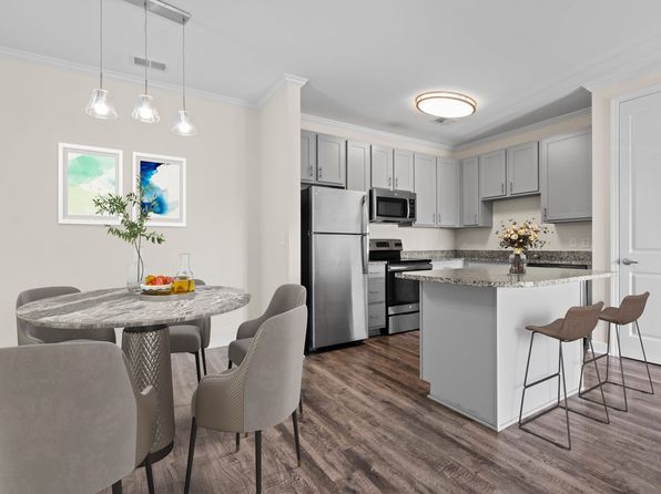 Hawk's Landing | 2778 2nd St NE, Hickory, NC