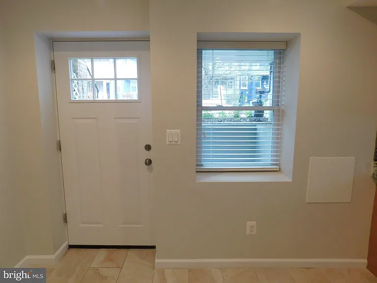 308 Webster St NW — Photo 6