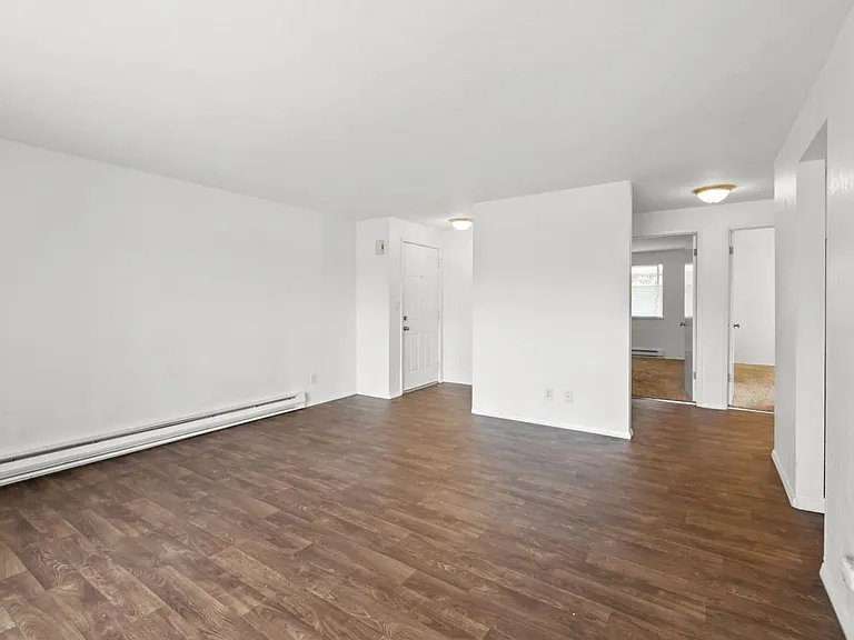Park Ridge Apartments — Photo 79
