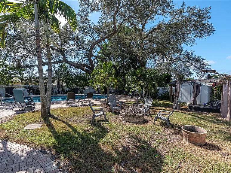 232 Timberlane Dr — Photo 34